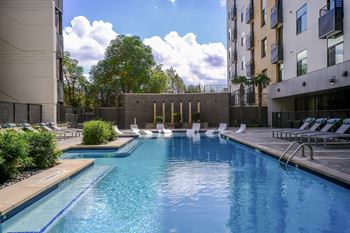 Berkshire Riverview_132_Pool